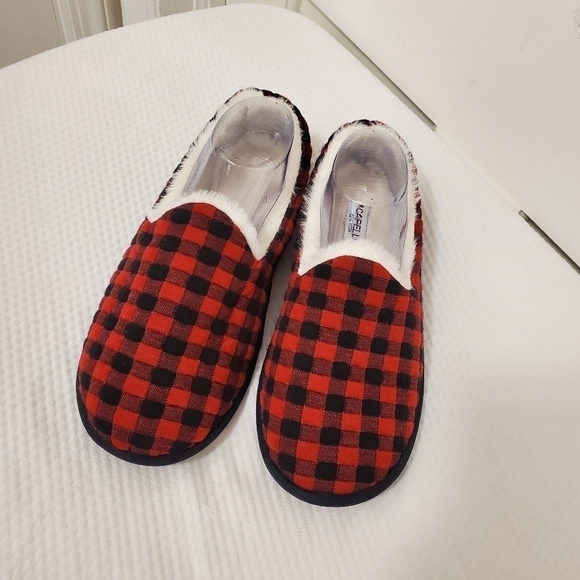 NWOT Capelli Buffalo Plaid Quilted Slippers with Faux Fur Lining size 9/10 - Picture 1 of 7